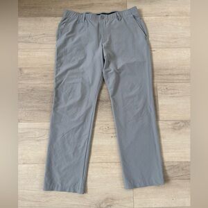 Under Armour men's 40/32 dri fit
Work golf pants